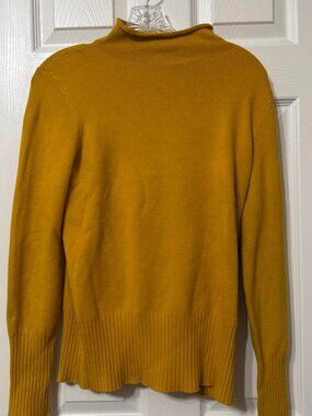 Mustard yellow mock neck sweater #knitwear #winterwear